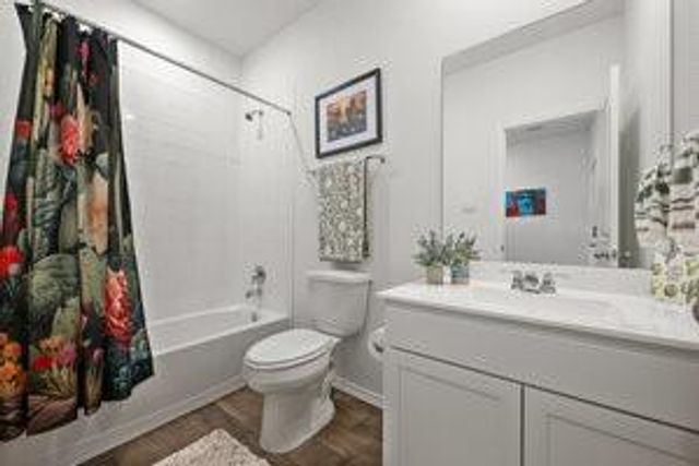 549 Arnold LOOP A, Kyle, TX 78640