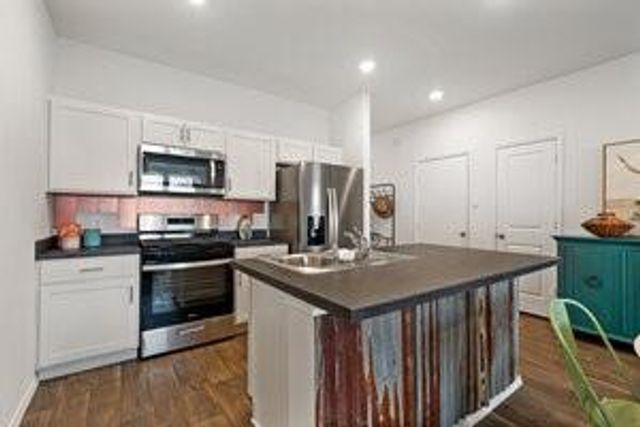 549 Arnold LOOP A, Kyle, TX 78640