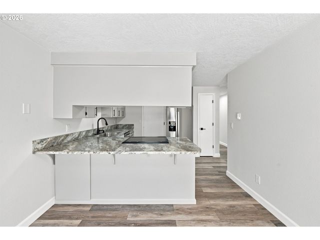931 Sw FLEISHAUER Ln, Mc Minnville, OR 97128