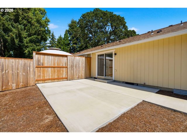 931 Sw FLEISHAUER Ln, Mc Minnville, OR 97128
