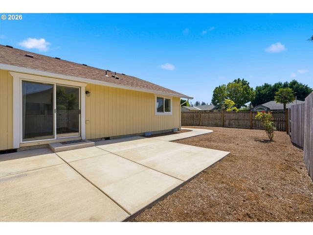 931 Sw FLEISHAUER Ln, Mc Minnville, OR 97128