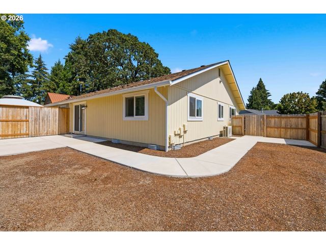 931 Sw FLEISHAUER Ln, Mc Minnville, OR 97128