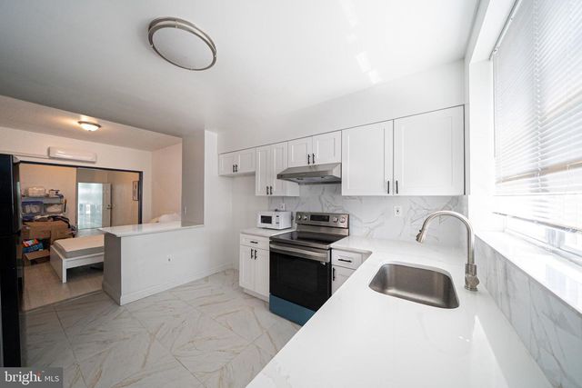 1209 S BROAD ST, Philadelphia, PA 19147