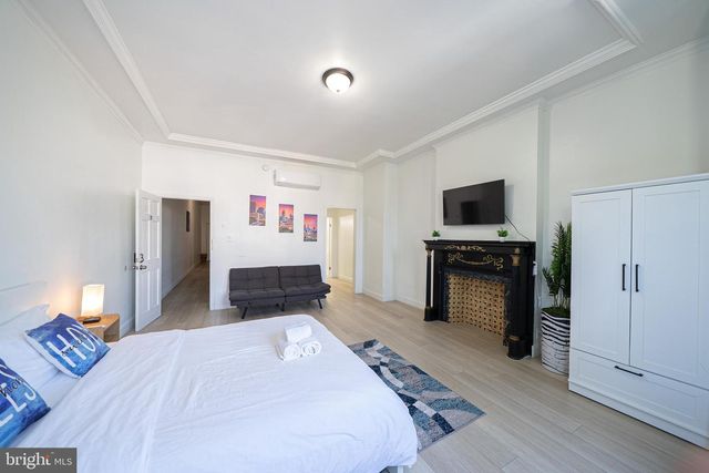 1209 S BROAD ST, Philadelphia, PA 19147