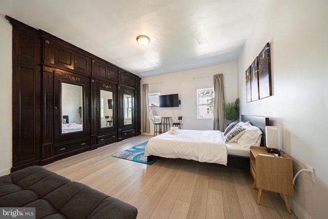 1209 S BROAD ST, Philadelphia, PA 19147
