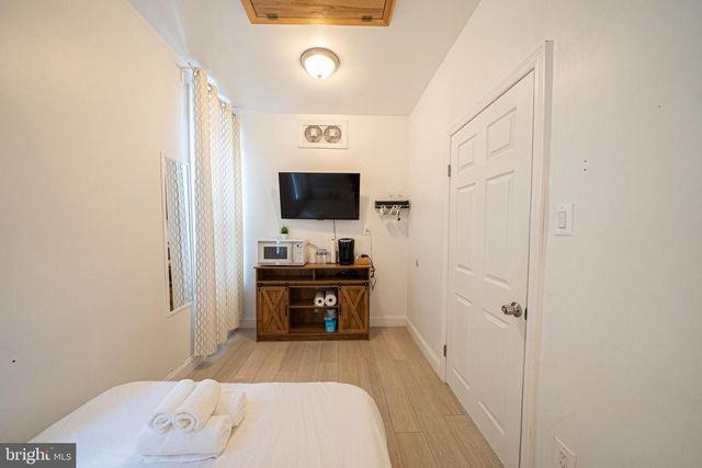 1209 S BROAD ST, Philadelphia, PA 19147