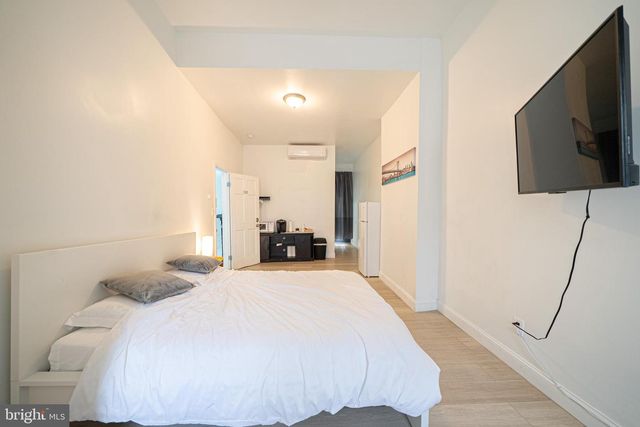 1209 S BROAD ST, Philadelphia, PA 19147