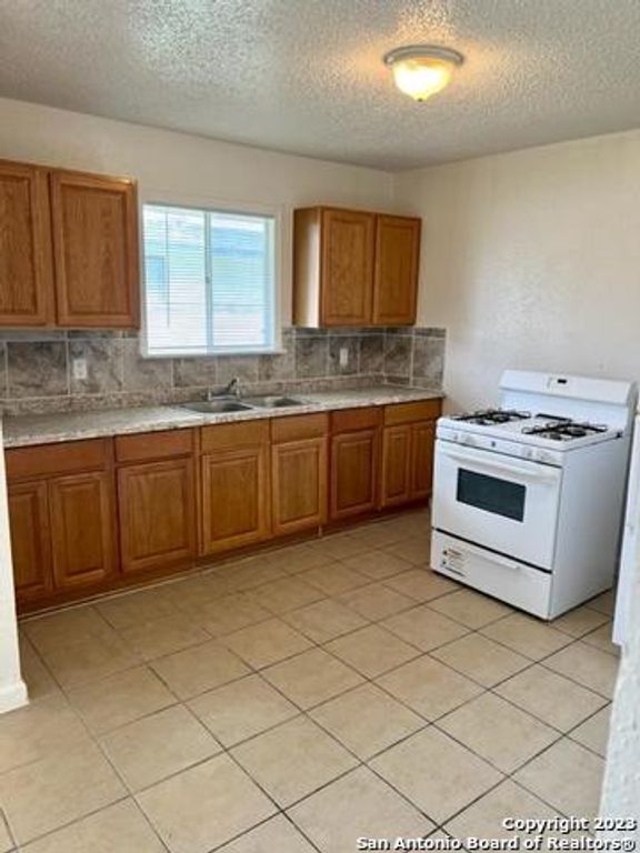 144 W Villaret Blvd Unit 160, San Antonio, TX 78221