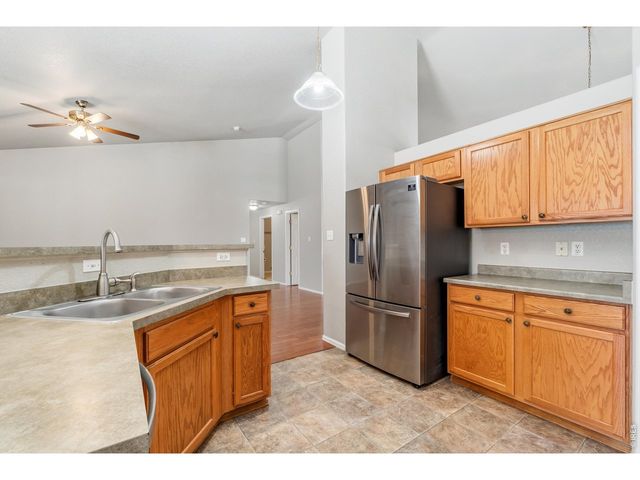 11292 Kingston St, Commerce City, CO 80640