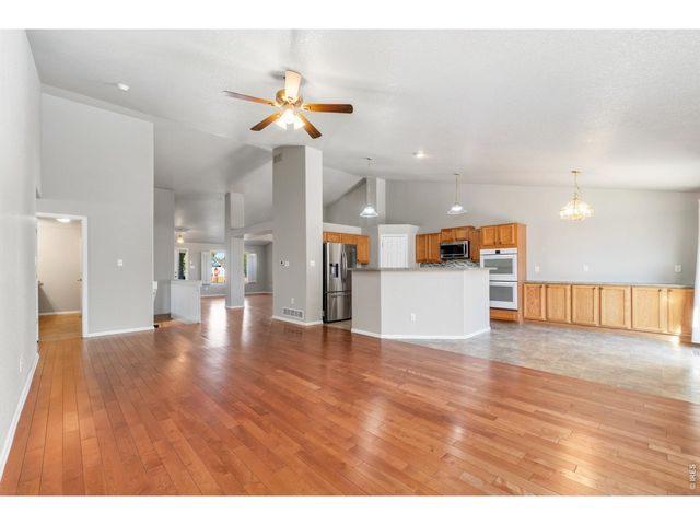 11292 Kingston St, Commerce City, CO 80640