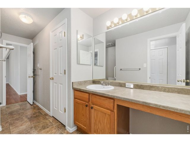 11292 Kingston St, Commerce City, CO 80640