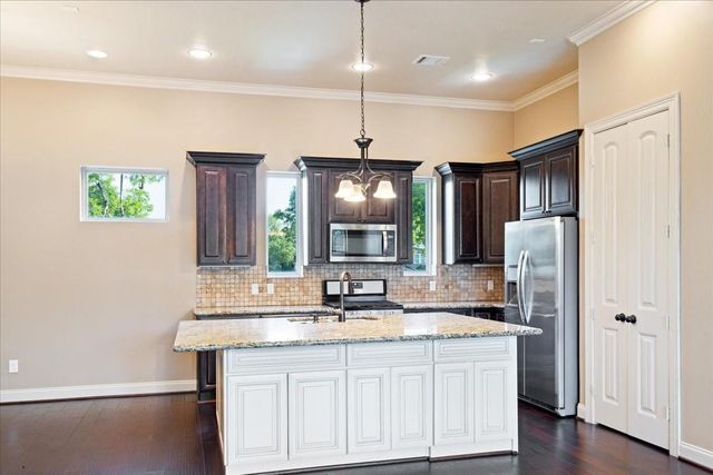 1516 Amundsen Street, Houston, TX 77009