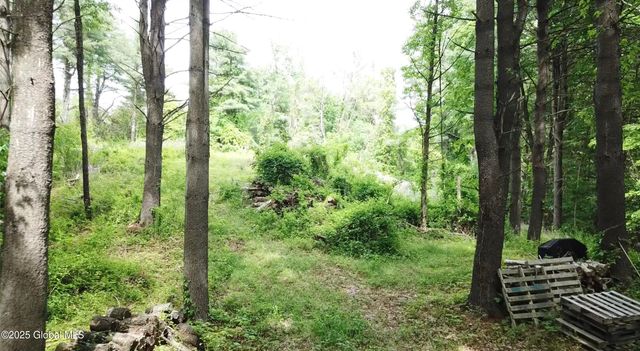 1286 Aquetuck Road, New Baltimore, NY 12143