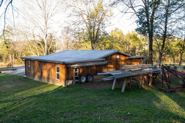 14 Lost Creek Ln, Carthage, TN 37030