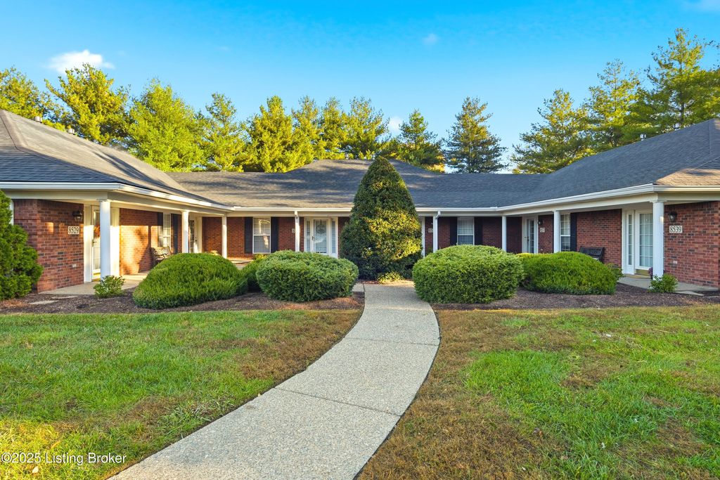 8531 Aspen Glen Way, Louisville, KY 40228