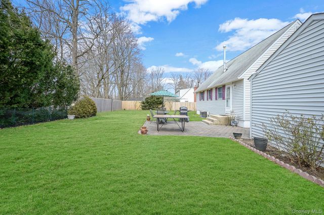 15 Lehigh Avenue, Centereach, NY 11720