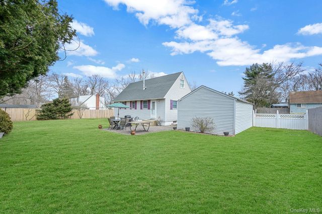 15 Lehigh Avenue, Centereach, NY 11720