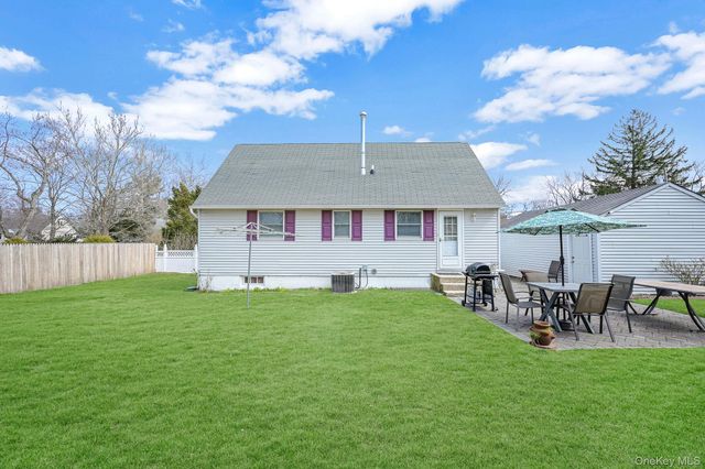 15 Lehigh Avenue, Centereach, NY 11720