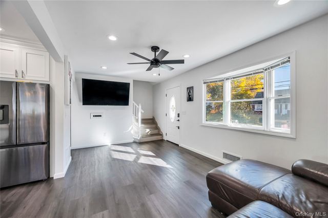 15 Lehigh Avenue, Centereach, NY 11720