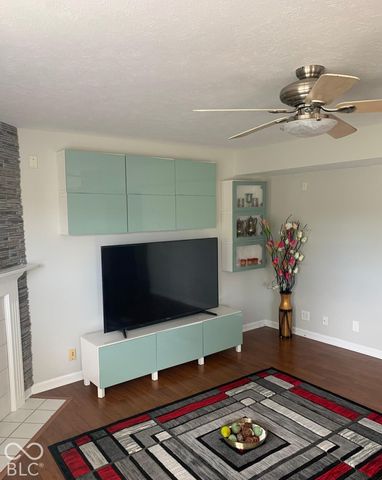 1601 Creekside, Brownsburg, IN 46112