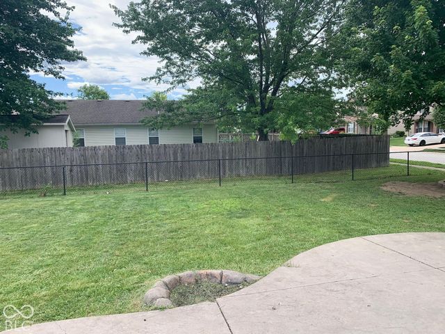 1601 Creekside, Brownsburg, IN 46112