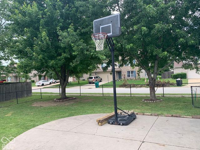 1601 Creekside, Brownsburg, IN 46112