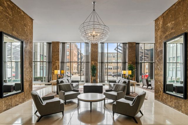 655 W Irving Park Road 4808, Chicago, IL 60613