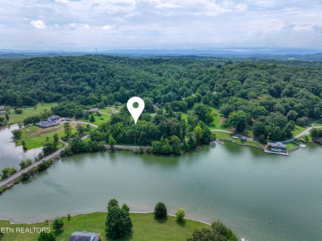 5980 Lakeside Drive, Lenoir City, TN 37772