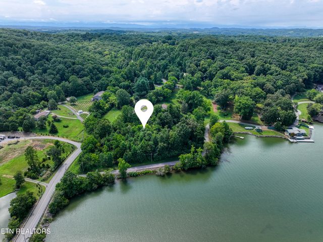 5980 Lakeside Drive, Lenoir City, TN 37772