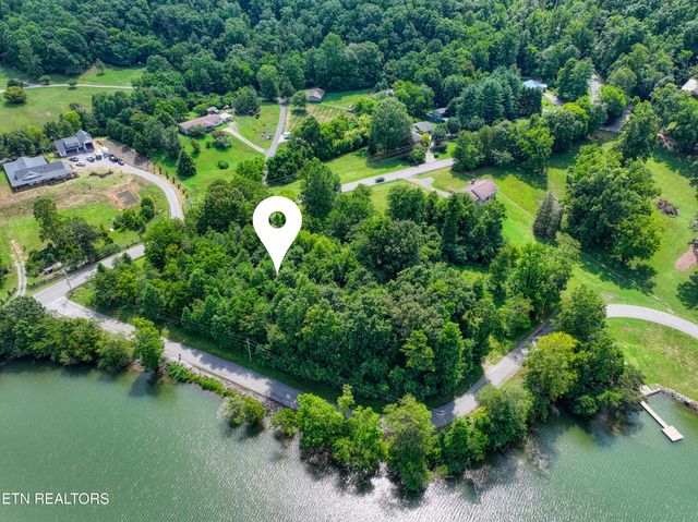 5980 Lakeside Drive, Lenoir City, TN 37772