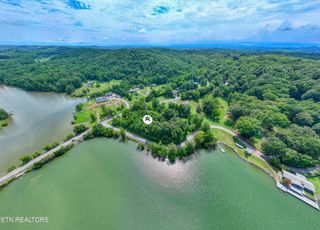 5980 Lakeside Drive, Lenoir City, TN 37772