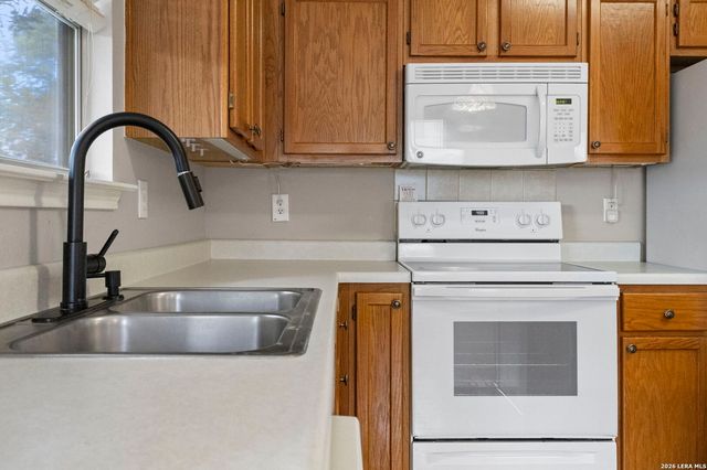 5131 Stormy Hls, San Antonio, TX 78247