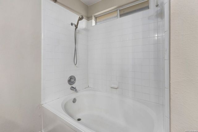 5131 Stormy Hls, San Antonio, TX 78247