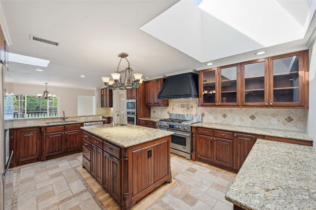 6613 Cardinal Drive, Flower Mound, TX 75022