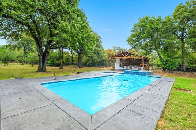 6613 Cardinal Drive, Flower Mound, TX 75022