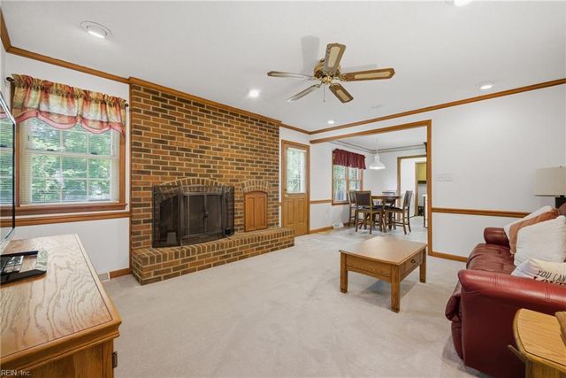 705 Caravelle DR, Chesapeake, VA 23322