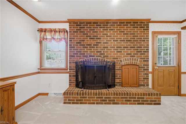 705 Caravelle DR, Chesapeake, VA 23322