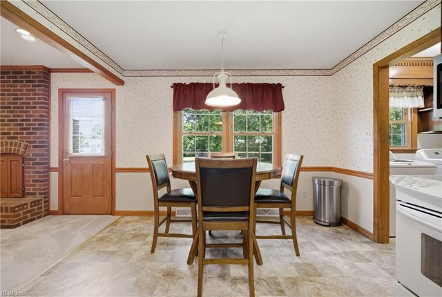 705 Caravelle DR, Chesapeake, VA 23322