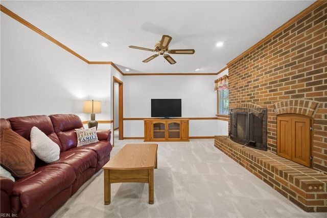 705 Caravelle DR, Chesapeake, VA 23322