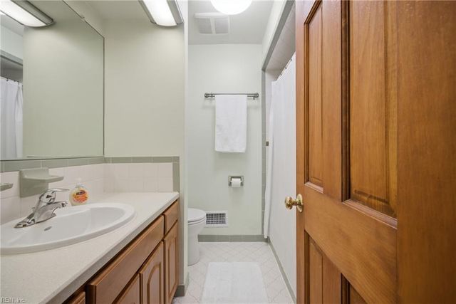 705 Caravelle DR, Chesapeake, VA 23322