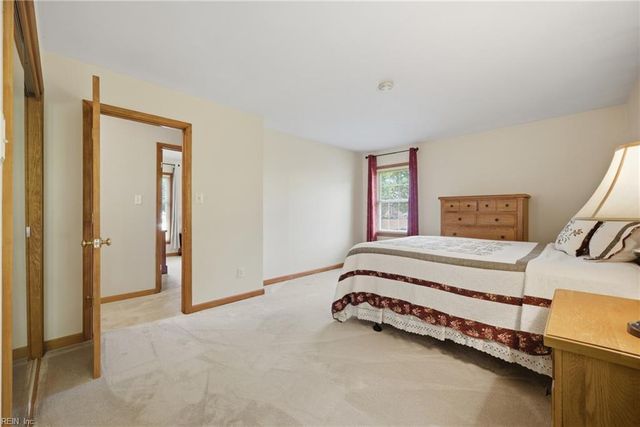 705 Caravelle DR, Chesapeake, VA 23322