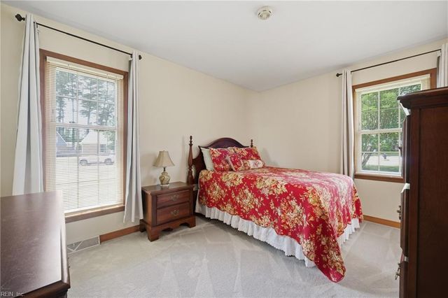 705 Caravelle DR, Chesapeake, VA 23322