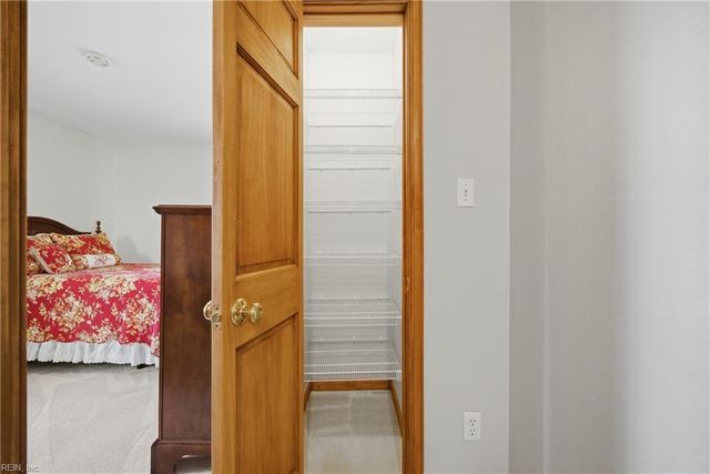 705 Caravelle DR, Chesapeake, VA 23322