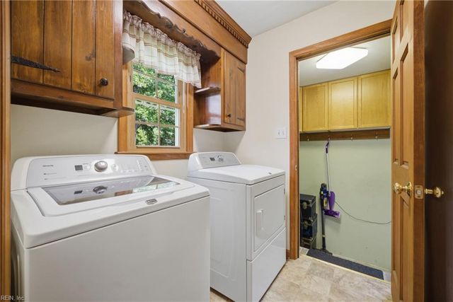 705 Caravelle DR, Chesapeake, VA 23322