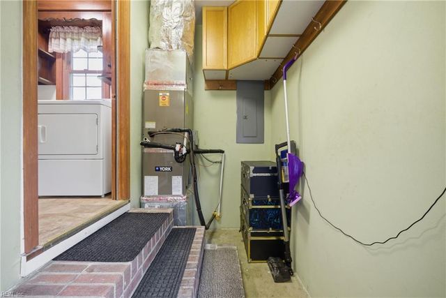 705 Caravelle DR, Chesapeake, VA 23322