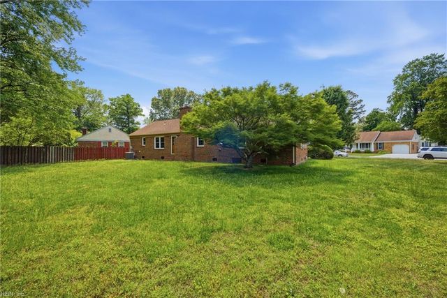 705 Caravelle DR, Chesapeake, VA 23322