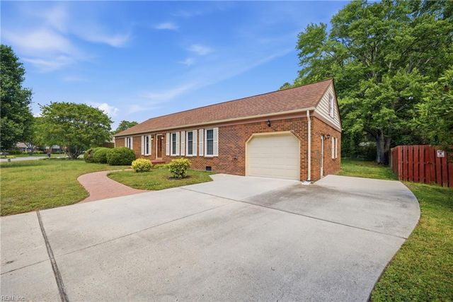 705 Caravelle DR, Chesapeake, VA 23322