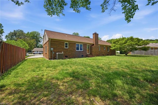 705 Caravelle DR, Chesapeake, VA 23322
