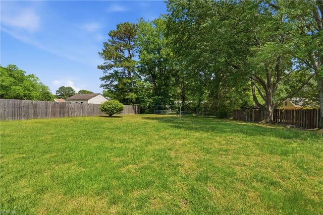 705 Caravelle DR, Chesapeake, VA 23322