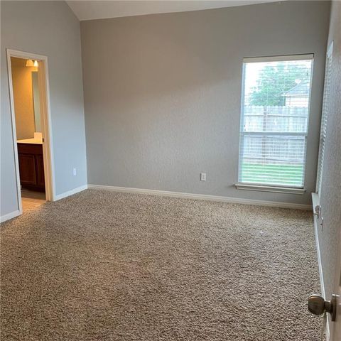 160 Otono LOOP, Kyle, TX 78640
